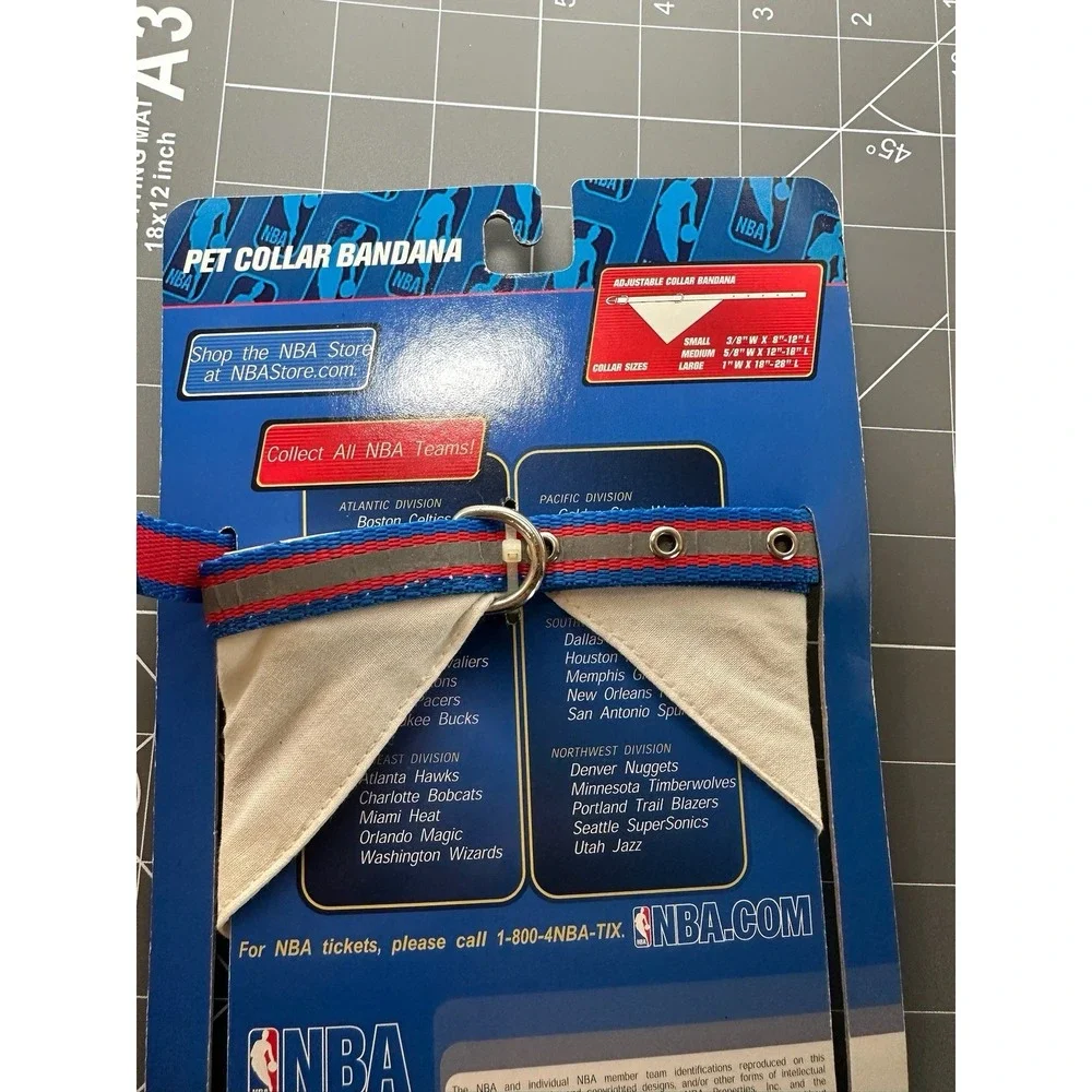 NBA Detroit PISTONS Basketball Pet Collar Bandana Dogs/Cats - Medium - NEW